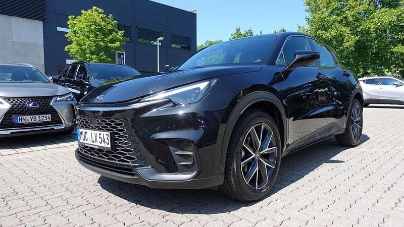 Mysticschwarz Gebraucht 2025 Lexus LBX SUV | 29.990 € (Guter Preis) - Bild 1/4