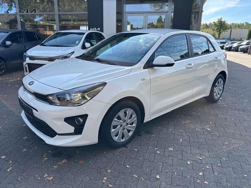 Weiß Gebraucht 2021 Kia Rio Edition 7 Limousine | 11.990 € (Fairer Preis) - Bild 1/4