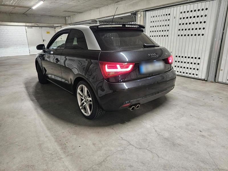 Gebraucht Audi A1 122 PS (89 kW) 2011 Schwarz Kleinwagen