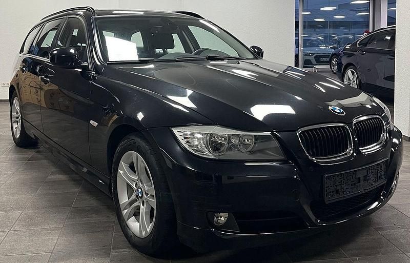 Gebraucht BMW 318 143 PS (105 kW) 2012 Schwarz Kombi