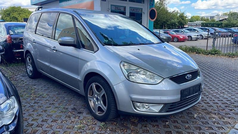 Grau Gebraucht 2008 Ford Galaxy Ghia Van / Kleinbus | 2.990 € (Superpreis) - Bild 1/4