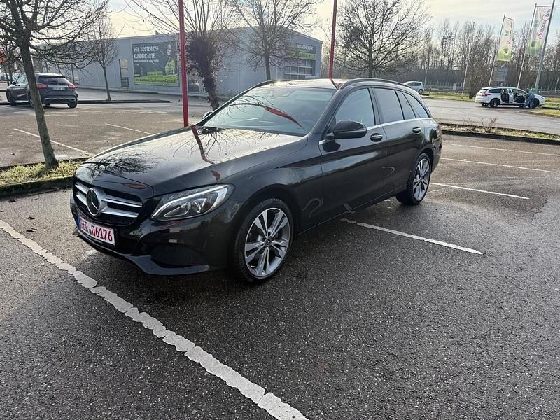 Gebraucht Mercedes C220 170 PS (125 kW) 2017 Schwarz  unilack Kombi