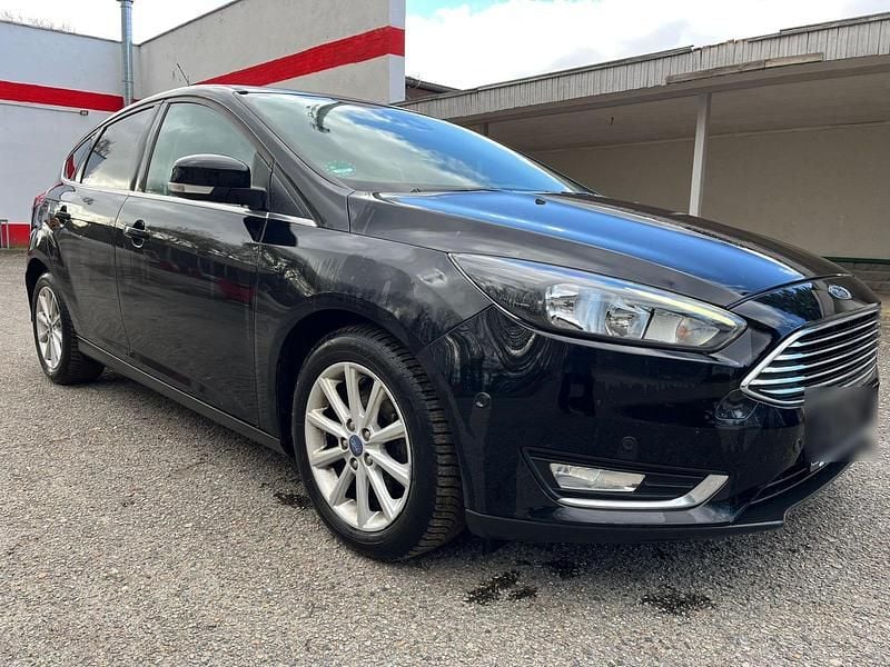 Second-hand Ford Focus 125 CP (91 kW) 2016 Negru Hatchback