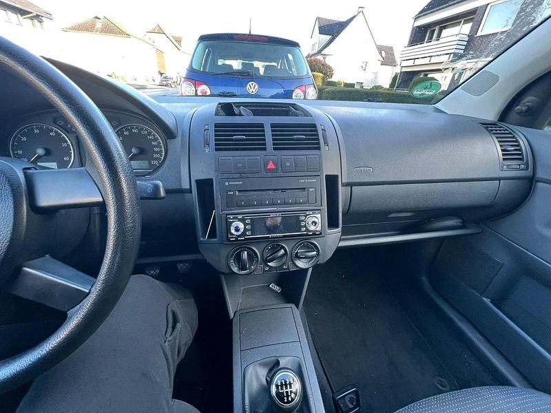 Gebraucht VW Polo Cricket 75 PS (55 kW) 2004 Blau Kleinwagen