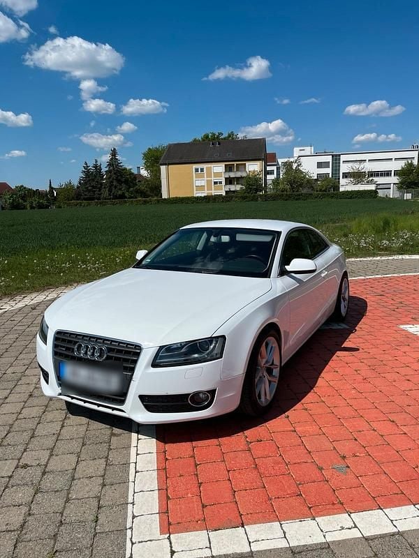 Weiß Gebraucht 2011 Audi A5 Coupé | 8.700 € (Fairer Preis) - Bild 1/4