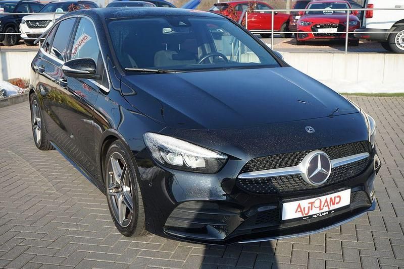 Gebraucht Mercedes B200 AMG line 150 PS (110 kW) 2019 Schwarz Van / Kleinbus
