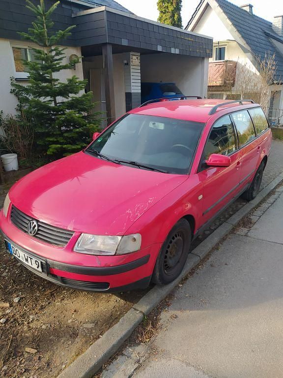 Gebraucht VW Passat Basis 101 PS (74 kW) 1999 Rot Kombi