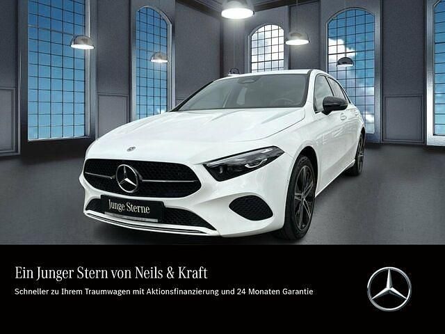 Weiß Gebraucht 2023 Mercedes A250 Night Kleinwagen | 30.980 € (Fairer Preis) - Bild 1/2