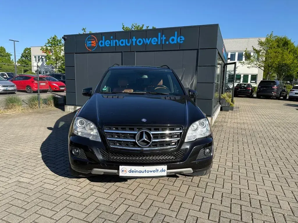 Gebraucht Mercedes ML300 204 PS (150 kW) 2011 Schwarz SUV