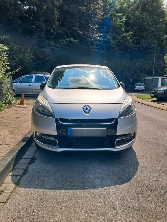 Grau Gebraucht 2012 Renault Scénic III Bose Edition Van / Kleinbus | 3.500 € (Superpreis) - Bild 1/4