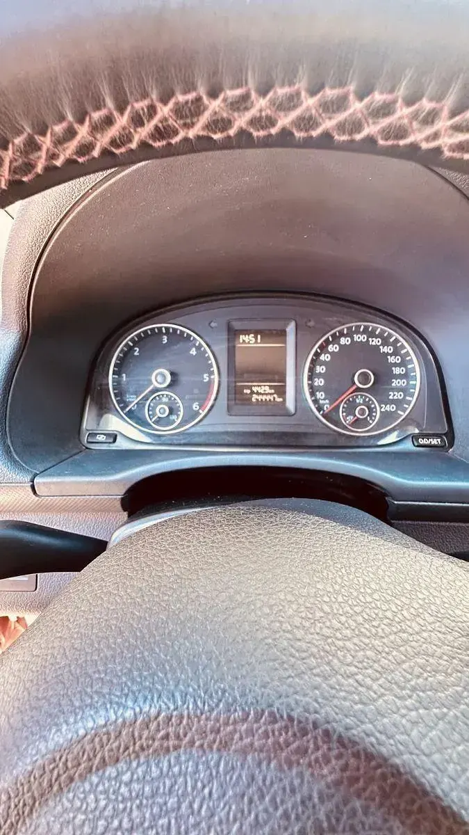 Gebraucht VW Caddy Trendline 102 PS (75 kW) 2011 Rot Van / Kleinbus