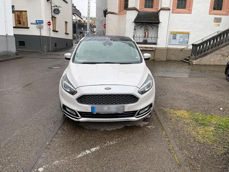 Gebraucht Ford S-MAX Vignale 210 PS (154 kW) 2017 Weiß Van / Kleinbus