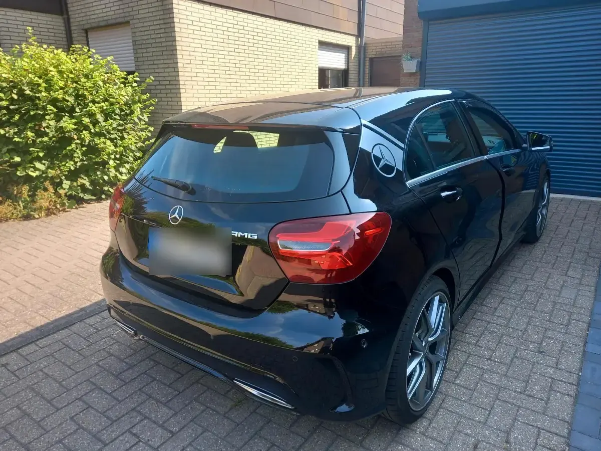 Gebraucht Mercedes A180 AMG 136 PS (100 kW) 2018 Schwarz Limousine