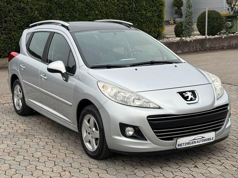 Gebraucht Peugeot 207 Family 95 PS (69 kW) 2011 Silber Kombi
