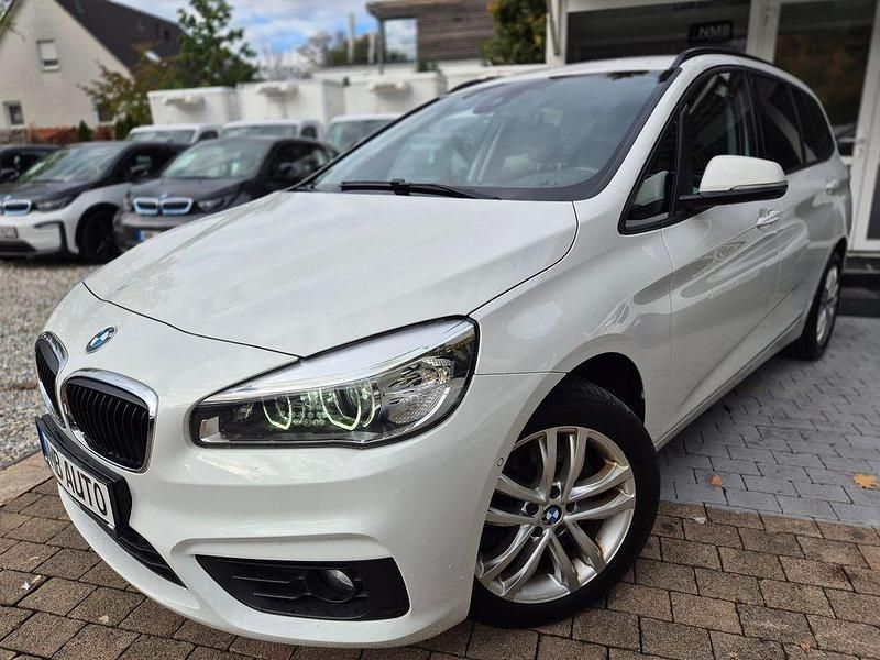 Weiß Gebraucht 2017 BMW 220 Gran Tourer Van / Kleinbus | 15.990 € (Fairer Preis) - Bild 1/4