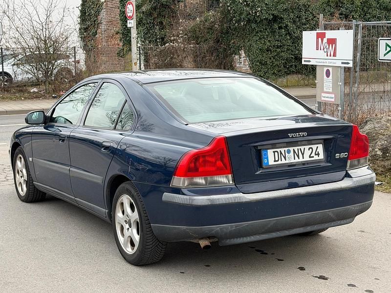 Gebraucht Volvo S60 140 PS (102 kW) 2003 Blau Limousine