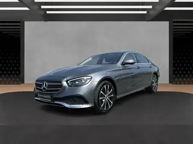 Gebraucht Mercedes E300 Avantgarde 194 PS (142 kW) 2020 Grau Limousine