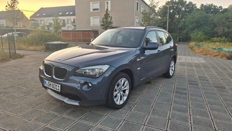 Blau Gebraucht 2010 BMW X1 SUV | 3.900 € (Superpreis) - Bild 1/4