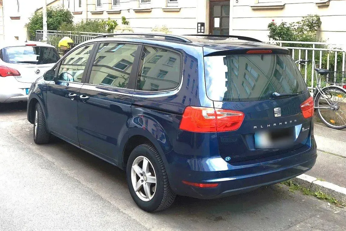 Gebraucht Seat Alhambra 140 PS (102 kW) 2011 Blau Van / Kleinbus