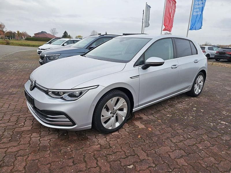 Silber Gebraucht 2021 VW Golf VIII Style Limousine | 23.250 € (Guter Preis) - Bild 1/4