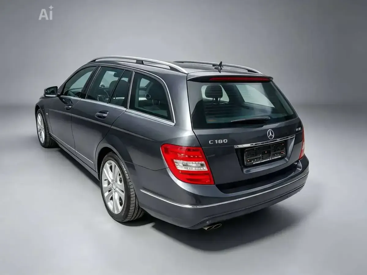 Gebraucht Mercedes C180 156 PS (114 kW) 2012 Grau Limousine
