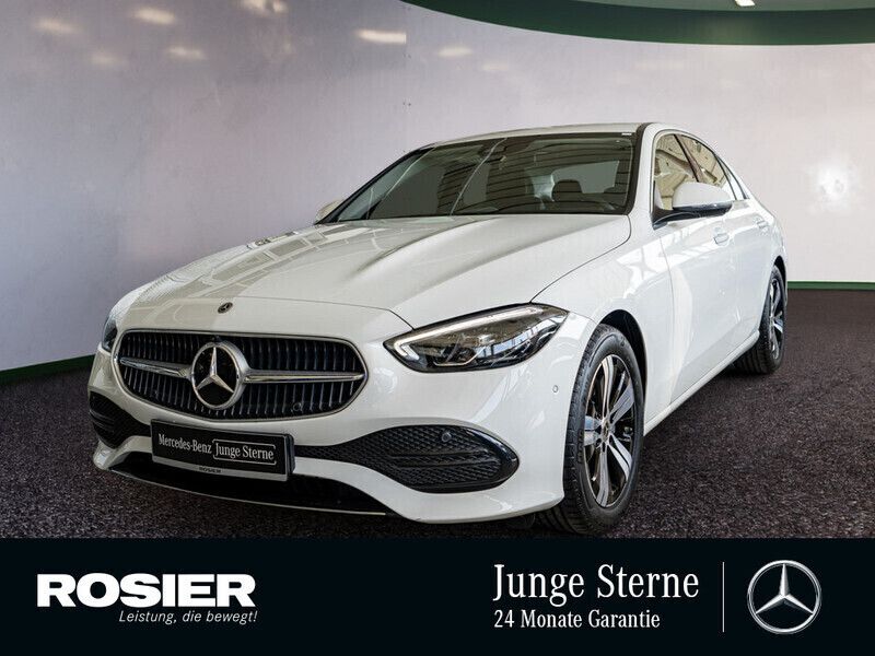 Weiss / polarweiß Gebraucht 2023 Mercedes C180 Advanced Limousine | 37.190 € (Fairer Preis) - Bild 1/4