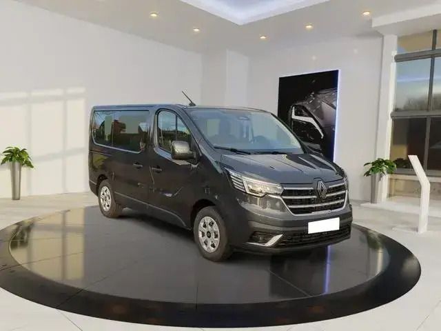 Kometengrau Gebraucht 2024 Renault Trafic Equilibre Van | 42.290 € (Etwas zu teuer) - Bild 1/2