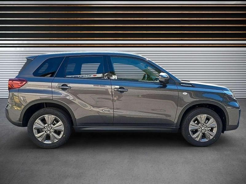 Neu Suzuki Vitara Comfort 109 PS (80 kW) 2025 Silber SUV