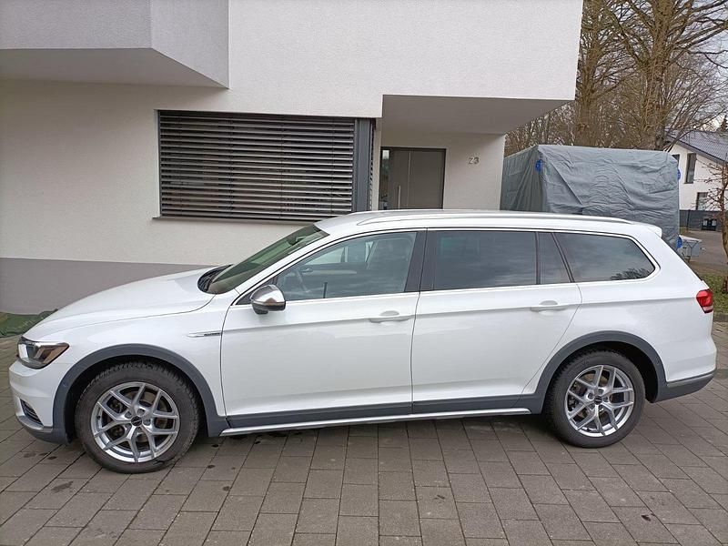 Gebraucht VW Passat Alltrack 190 PS (139 kW) 2017 Weiß Kombi
