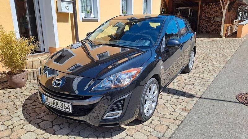 Second-hand Mazda 3 Active 105 CP (77 kW) 2011 Negru Berlinǎ