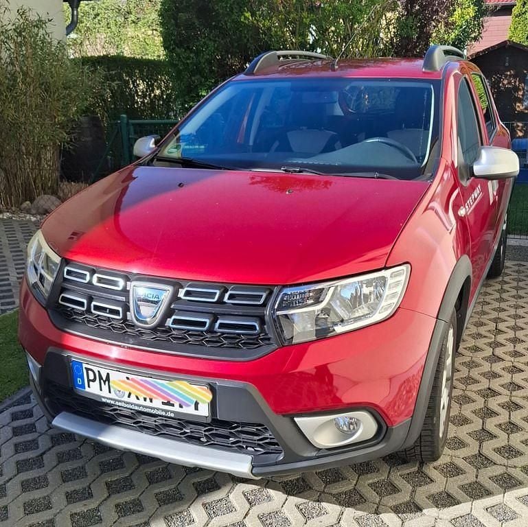 Gebraucht Dacia Sandero Prestige 90 PS (66 kW) 2017 Rot Limousine