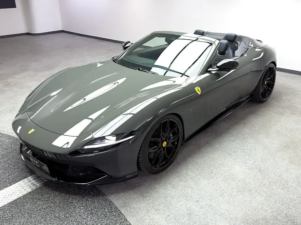 Gebraucht Ferrari Roma 620 PS (456 kW) 2025 Grau Cabrio