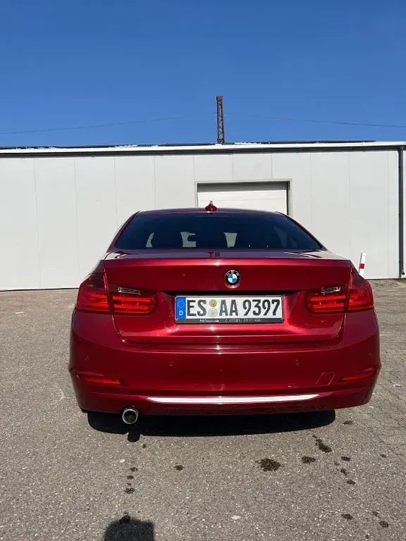 Brugt BMW 318 143 HK (105 kW) 2014 Rød Sedan