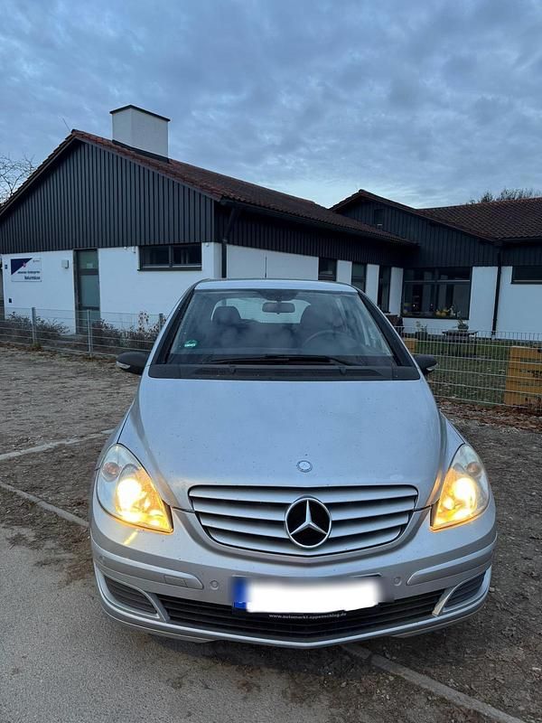 Grau Gebraucht 2006 Mercedes B180 Van / Kleinbus | 2.500 € (Superpreis) - Bild 1/4