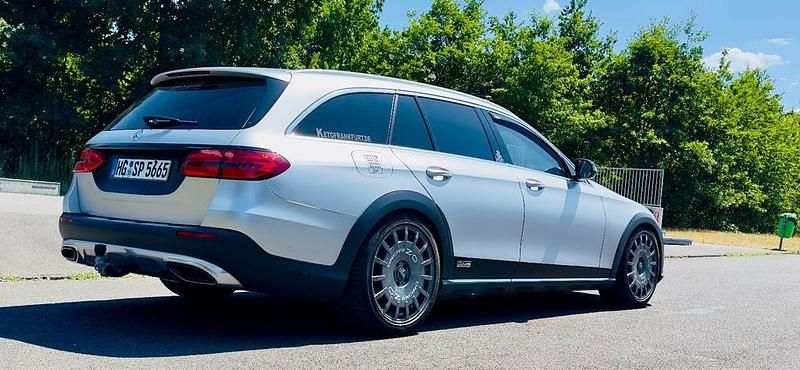 Gebraucht Mercedes E220 194 PS (142 kW) 2017 Grau Limousine