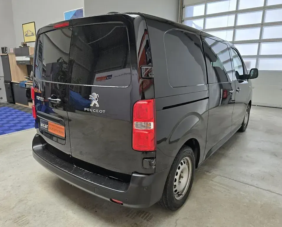 Gebraucht Peugeot Expert Premium 150 PS (110 kW) 2021 Schwarz Van