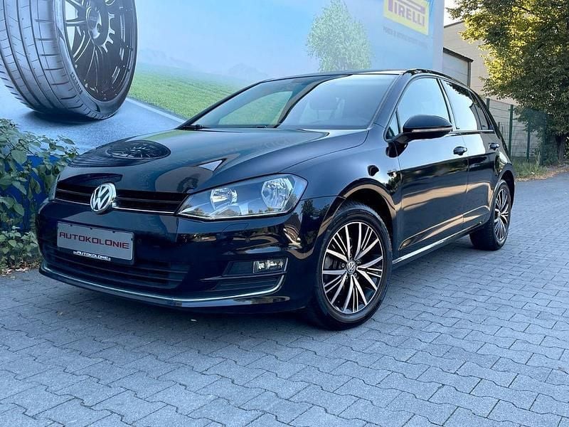 Schwarz Gebraucht 2017 VW Golf VII Allstar Limousine | 16.900 € (Fairer Preis) - Bild 1/4