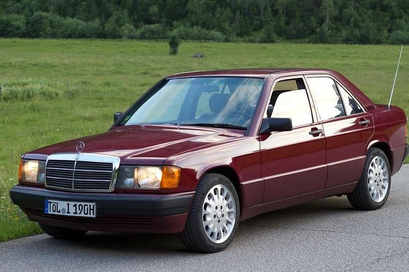 Rot Gebraucht 1989 Mercedes 190 Limousine | 6.990 € - Bild 1/4