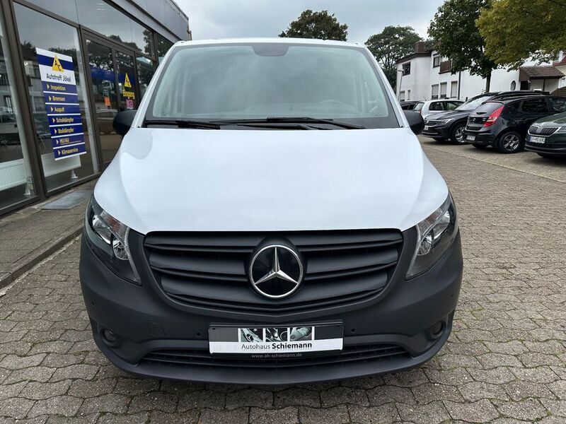 Gebraucht Mercedes Vito 163 PS (119 kW) 2022 9147 arktikweiß Van