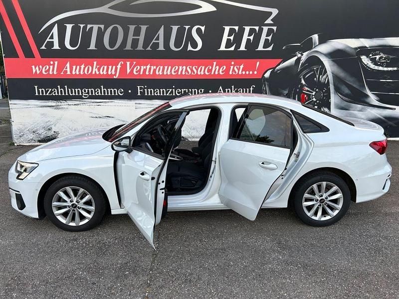Gletscherweiß metallic Gebraucht 2022 Audi A3 Sport Limousine | 25.999 € (Etwas zu teuer) - Bild 1/4