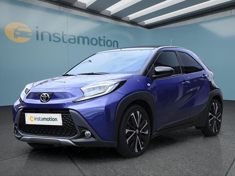 Blau Gebraucht 2022 Toyota Aygo Kleinwagen | 17.399 € (Etwas zu teuer) - Bild 1/4