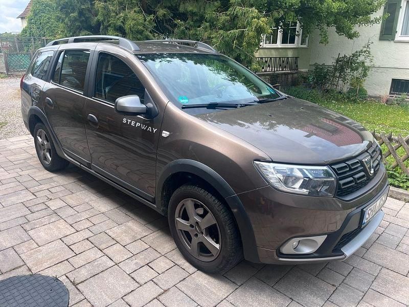 Beige Gebraucht 2018 Dacia Logan MCV Stepway Kombi | 8.850 € (Fairer Preis) - Bild 1/4