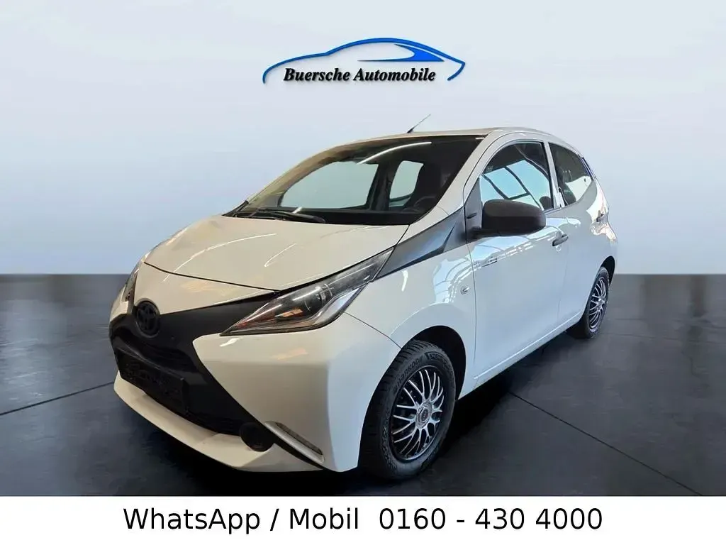 Gebraucht Toyota Aygo 69 PS (50 kW) 2018 Solid white Kleinwagen