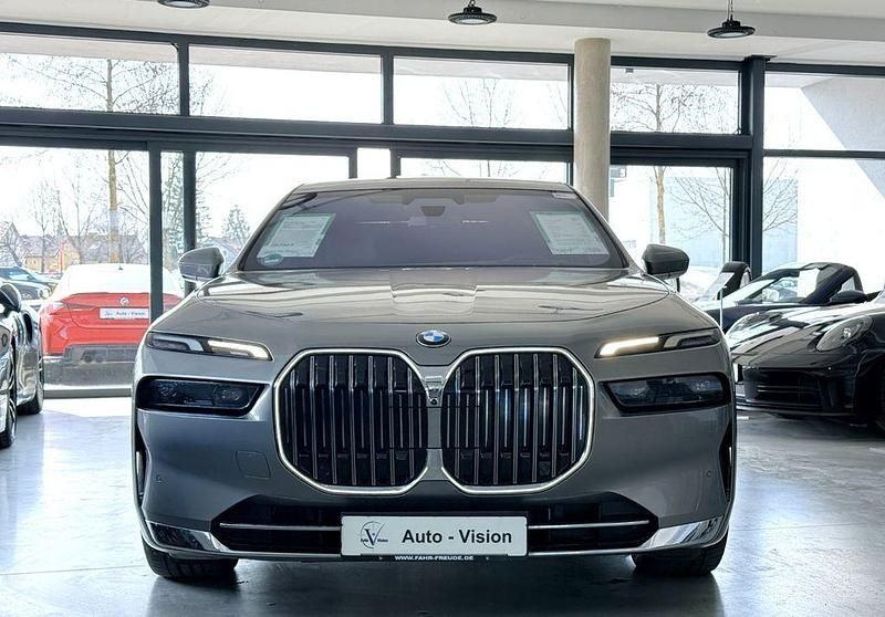 Gebraucht BMW 740 286 PS (210 kW) 2022 Grau Limousine