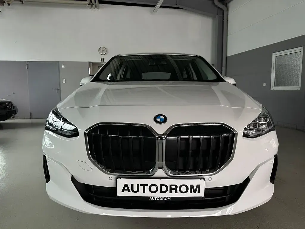 Gebraucht BMW 220 Active Tourer 170 PS (125 kW) 2025 Weiß Van / Kleinbus