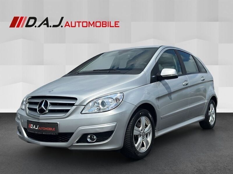 Silber Gebraucht 2010 Mercedes B180 Van / Kleinbus | 7.480 € (Fairer Preis) - Bild 1/4