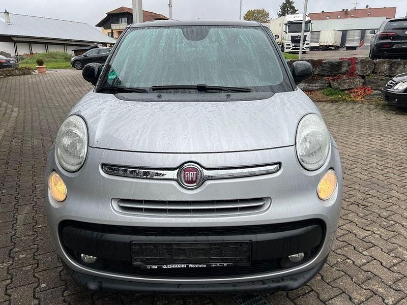 Silber Gebraucht 2015 Fiat 500L Lounge Van / Kleinbus | 6.499 € (Fairer Preis) - Bild 1/4