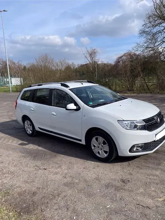 Gebraucht Dacia Logan MCV Comfort 73 PS (53 kW) 2018 Weiß Limousine