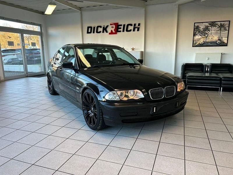 Schwarz Gebraucht 2001 BMW 320 Performance Limousine | 2.950 € (Guter Preis) - Bild 1/4