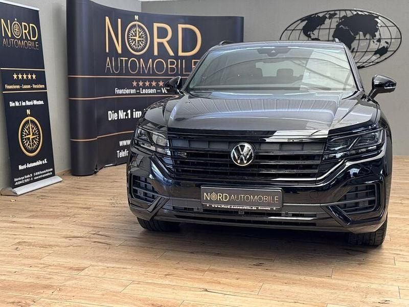 Deep black perleffek (metallic) Gebraucht 2021 VW Touareg Style SUV | 49.899 € (Superpreis) - Bild 1/3